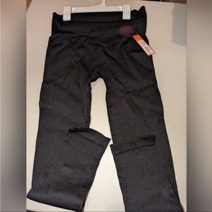 Black ribbed leggings